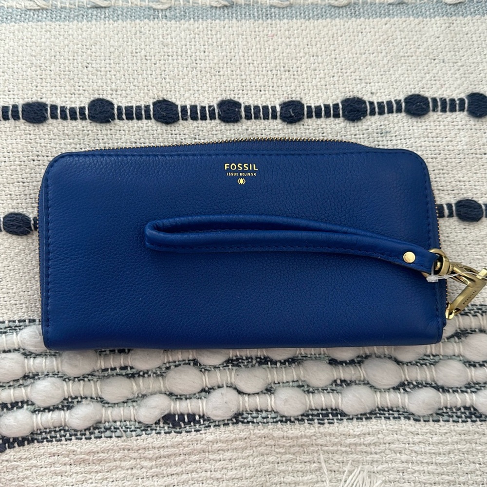 Fossil Genuine Cow Leather Wallet Wristlet -New